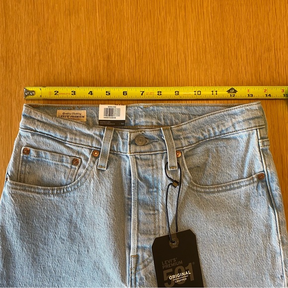 Levi’s Original Fit 501s Cropped - Raw Hem - NWT! - Picture 4 of 8
